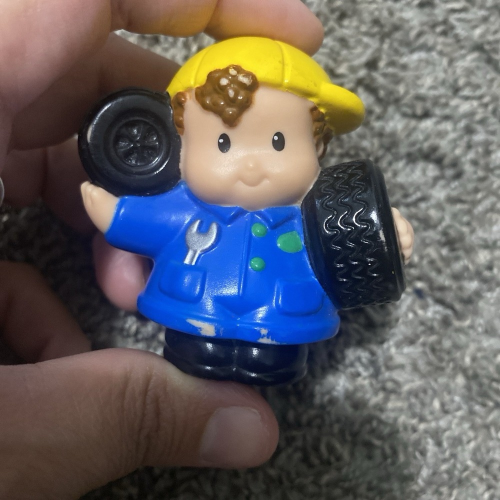 Fisher Price Little People AUTO Car MECHANIC Carrying Tires Rare!